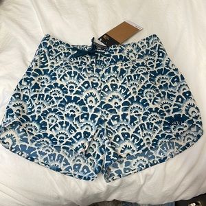 The North Face Women’s V Class Mini Short, size XS, Blue Pattern